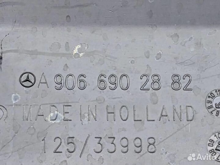 Молдинг крыла правый w906 Sprinter 651.955