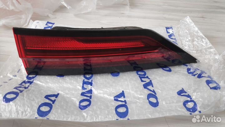 Фонарь задний на крышку багажника volvo v90