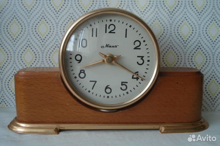 Настольные часы 