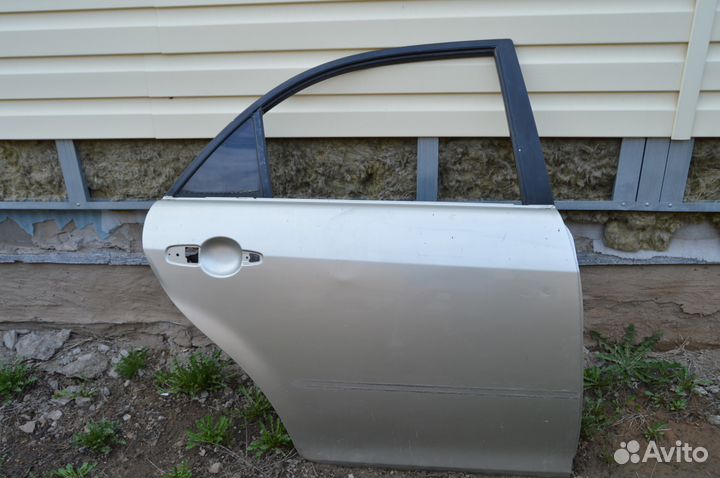 Задняя правая дверь на Мазду 6