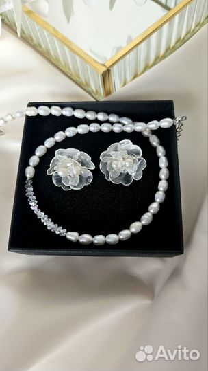 Свадебные серьги и колье