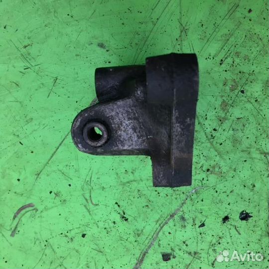 Кронштейн генератора Фольксваген Гольф 2 Джетта 2