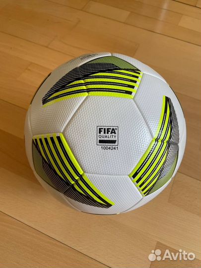 Футбольный мяч adidas fifa quality проф