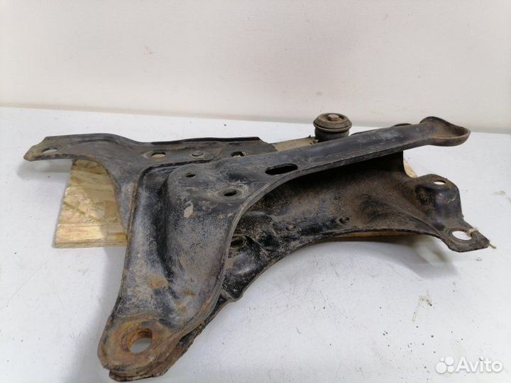 Опора балки передняя левая Ford Fiesta MK3