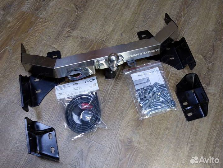 Фаркоп Toyota Fortuner шар F