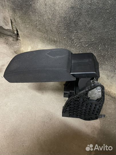 Подлокотник skoda octavia a5