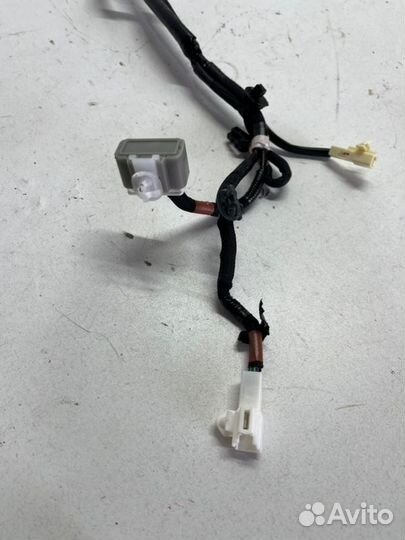 Проводка багажника задняя Toyota Land Cruiser 200