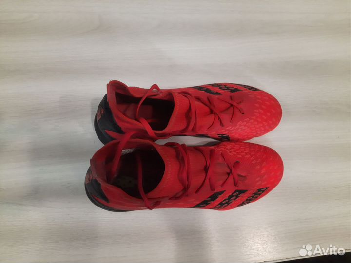 Футбольные бутсы Adidas Predator