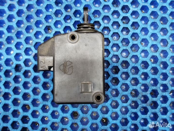 Активатор замка багажника Volvo s40