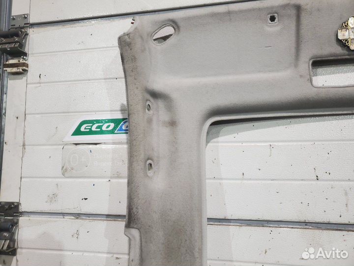 Pontiac Vibe Обшивка потолка под люк