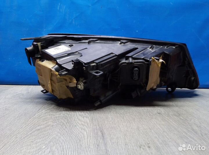 Фара левая Volkswagen Touareg 2014-2018