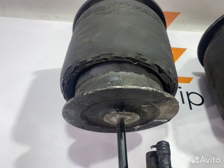 Пневмо подушка Isuzu Giga CYJ50W2 6WA1 2000