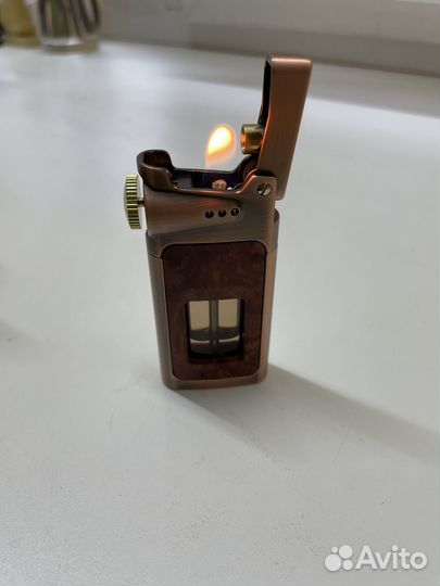 Зажигалка бензиновая винтажная новя