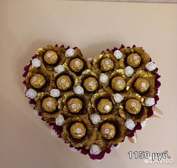 Букеты и композиции из конфет и мягких игрушек