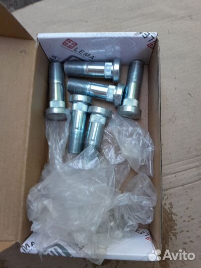 Шпильки Mitsubishi fuso Canter tfe5 левая сторона