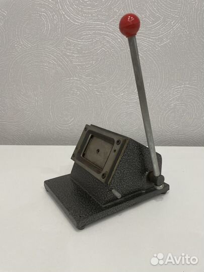 Настольный резак для визиток с круглыми краями