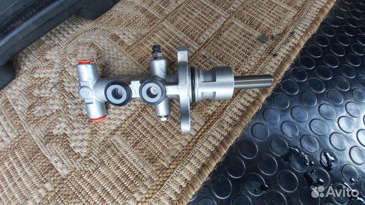 Главный тормозной цилиндр renault trafic