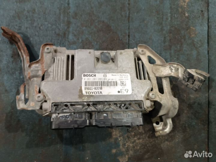 Блок управления двигателем Toyota Corolla Е150 1.6