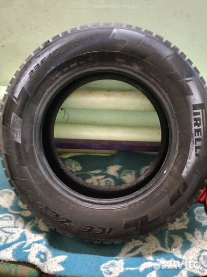 Pirelli Ice Zero 235/65 R17