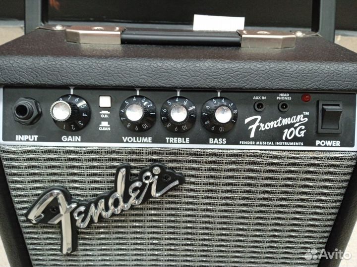 Гитарный комбоусилитель Fender Frontman 10G новый