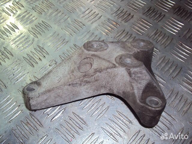 Кронштейн кпп Astra G/H / Meriva B / Zafira B L б/у (МКПП) (арт. 90575142)