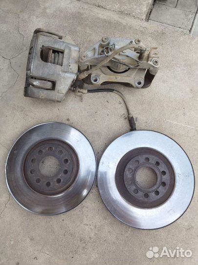 Суппорт передний Ауди А6С5 quattro