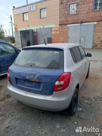 Skoda Fabia 1.2 МТ, 2011, 300 000 км