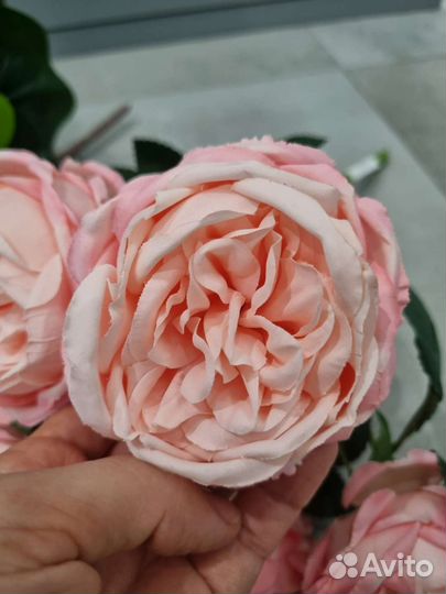 Искусственные розы пионовидные