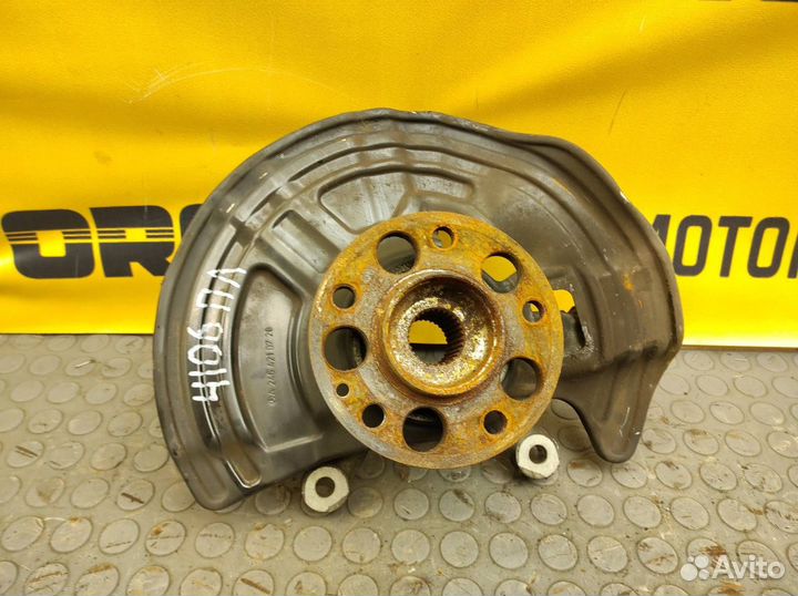 Кулак поворотный передний левый Mercedes-Benz B