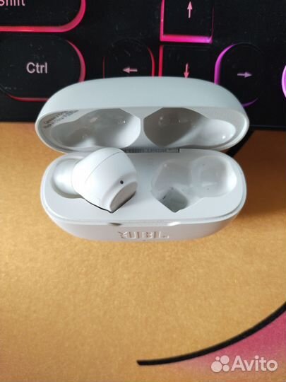 Jbl wave 200tws левый наушник