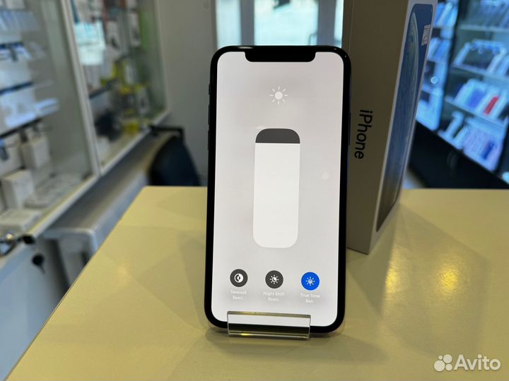 iPhone Xs, 64 ГБ