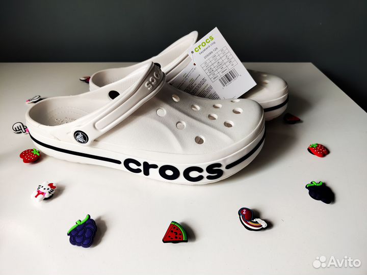 Crocs bayaband clog белые синие серые