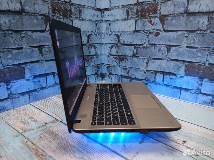 Мощный ноутбук asus n3710/ssd/gf810m/4gb