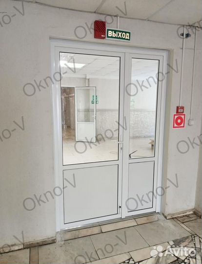 Дверь входная со стеклом