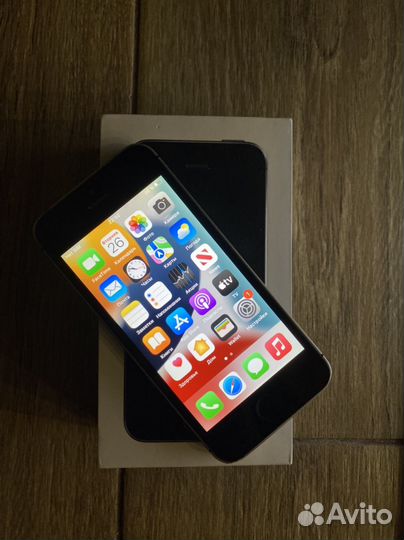 iPhone 5 se 32 gb