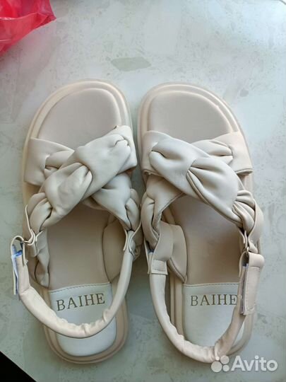 Сандали новые