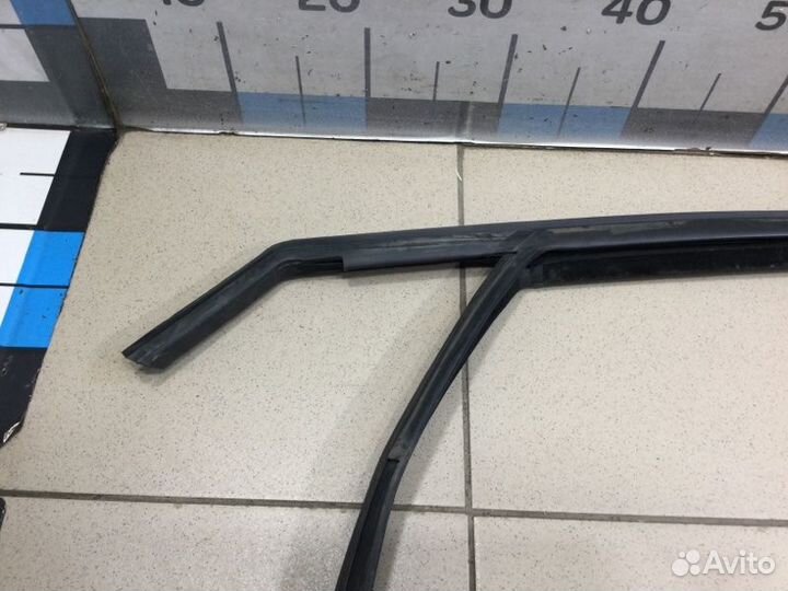 Уплотнитель стекла двери передний левый Chevrolet