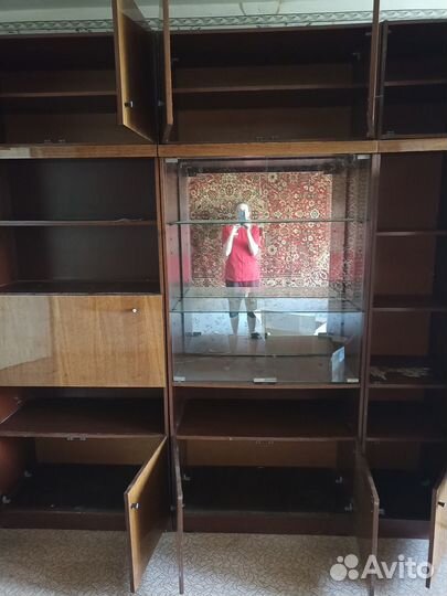 Продам мебельную стенку б/у