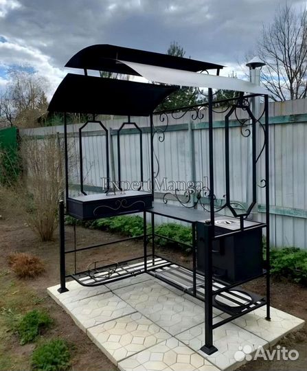 Мангал с крышей
