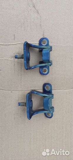 Петля крышки багажника Volkswagen