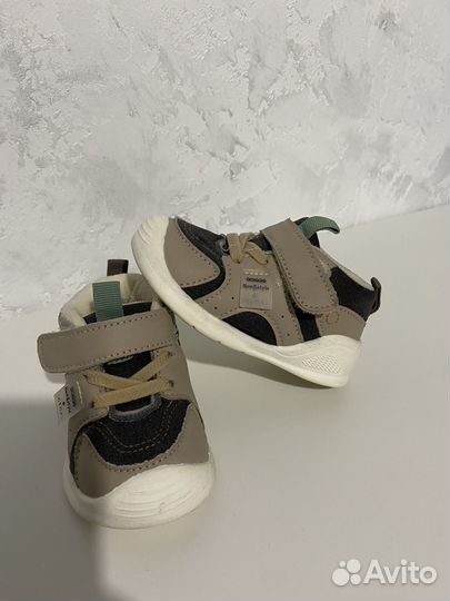 Обувь на первый шаг для малыша