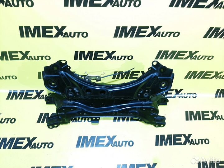 Подрамник передний Toyota Prius ZVW30