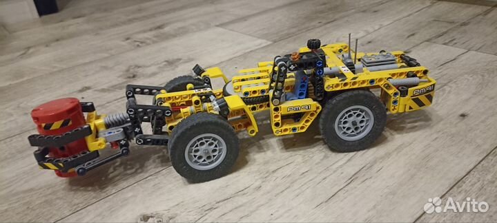 Конструктор lego Technic 42049 Карьерный погрузчик