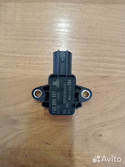 Датчик удара (AirBag) передний Volkswagen Polo