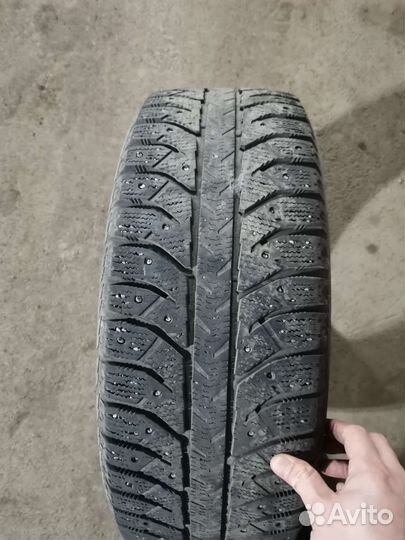 Bridgestone Ice Cruiser 7000 205/60 R16 92T