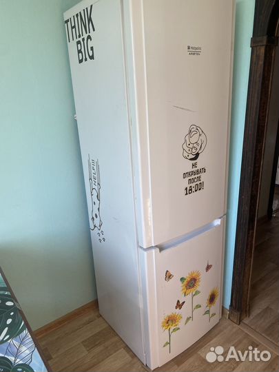 Холодильник ariston HBM1181.3 Б/У