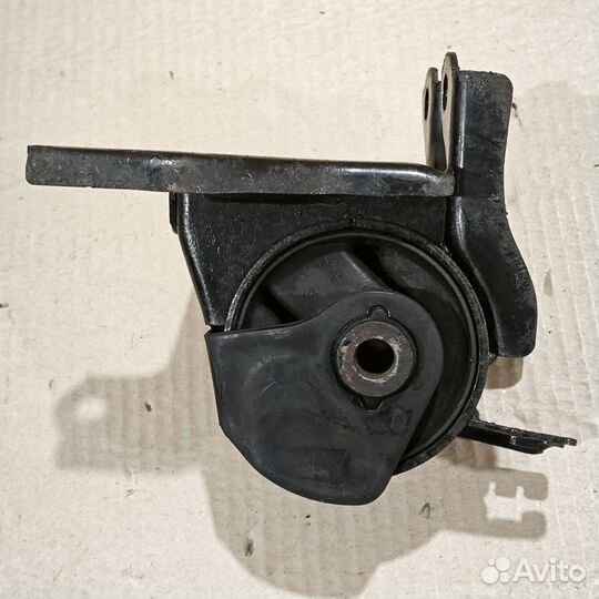 Опора МКПП 5ст левая Hyundаi Тuсsоn JM