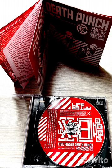 Five Finger Death Punch плюс 2022 год