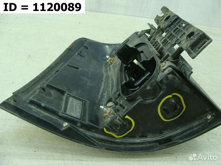 Фонарь задний правый наружный Toyota Land Cruiser