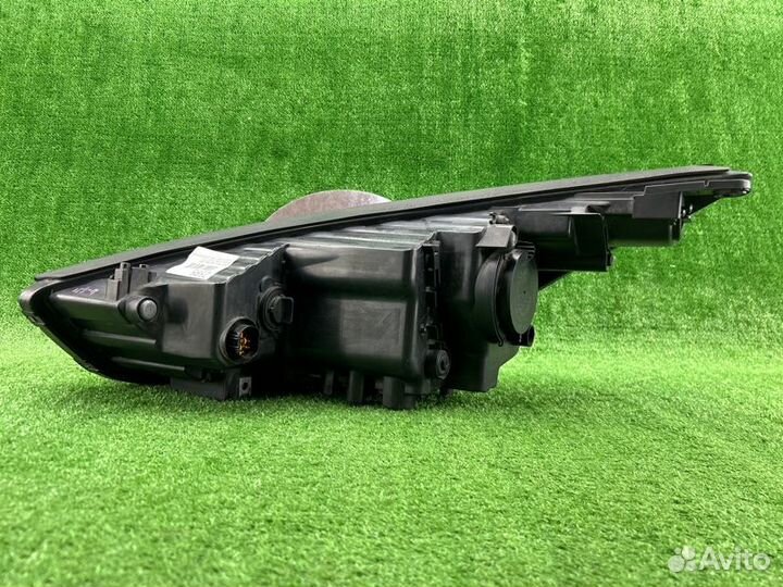 Фара галогеновая передняя правая Hyundai Tucson LM